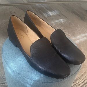 Naturalizer Black Leather Slip-On Loafers